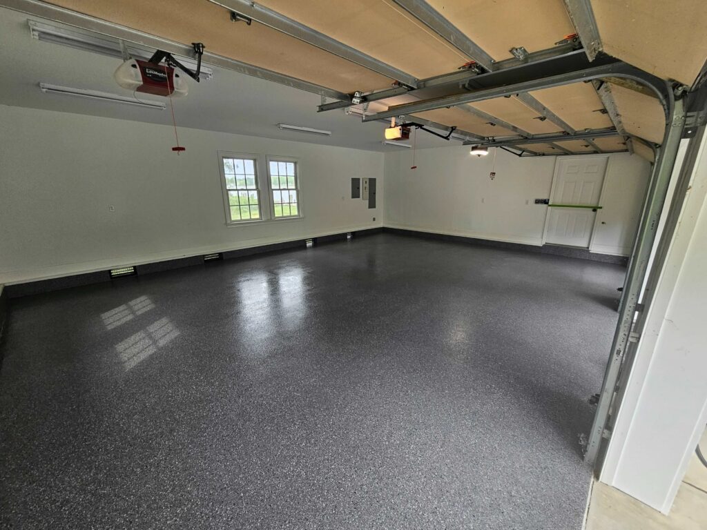Garage Floor Coating in the color Onyx