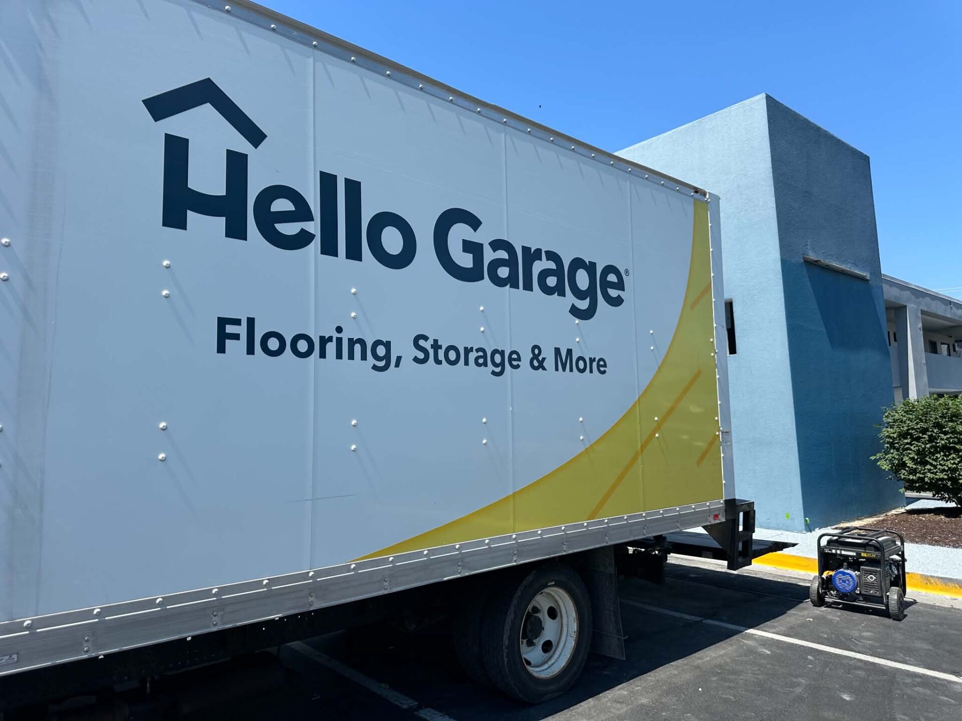 Hello Garage truck
