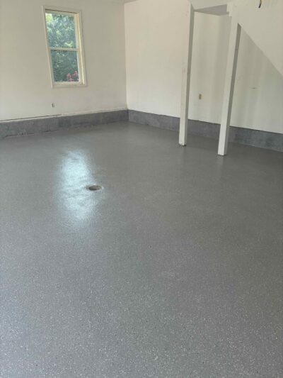 Garage floor coating after in Oak Grove