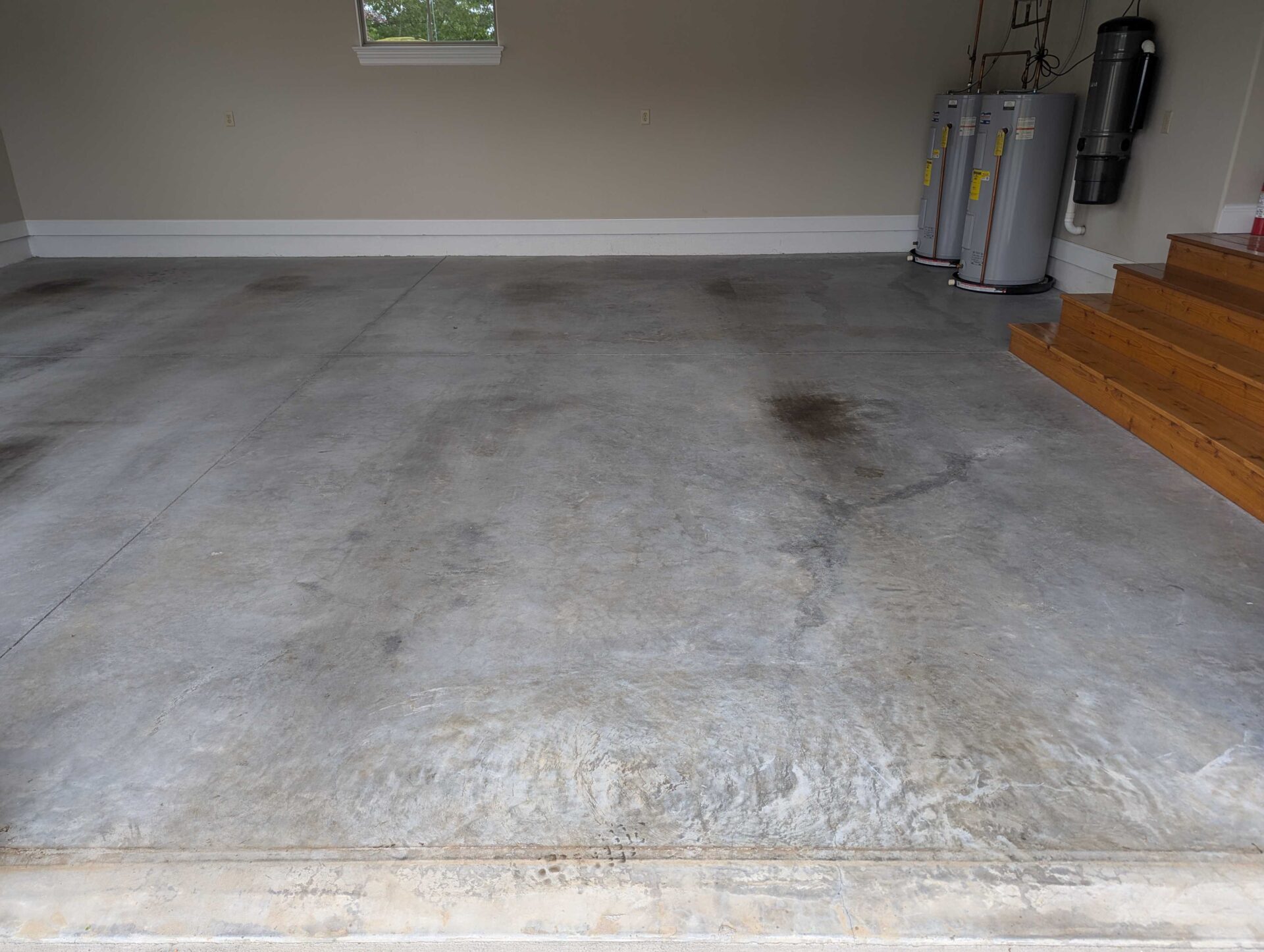 Stained concrete garage floor