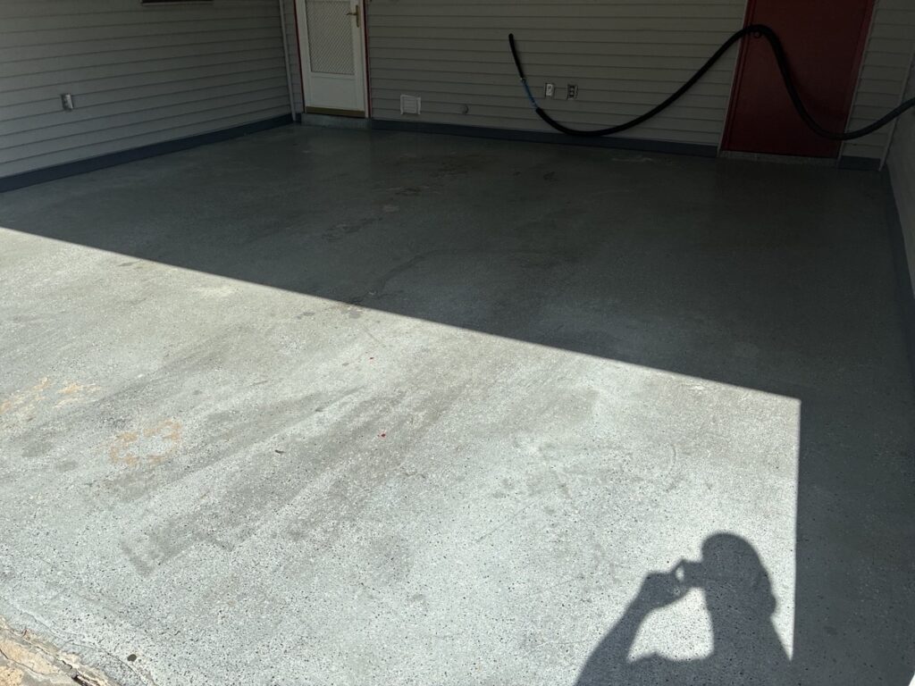 garage before garage floor coating in millington