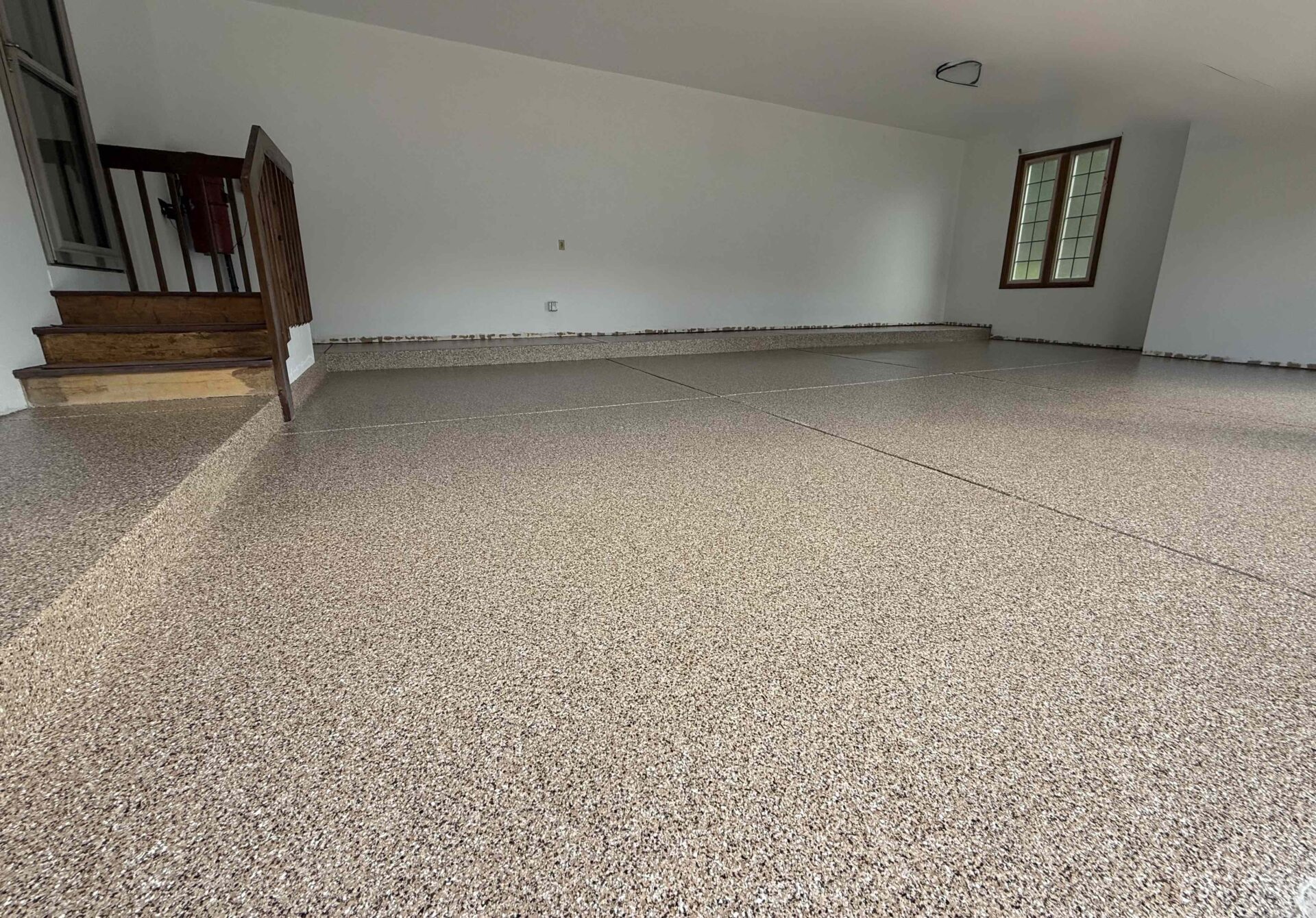 Garage floor with polyaspartic
