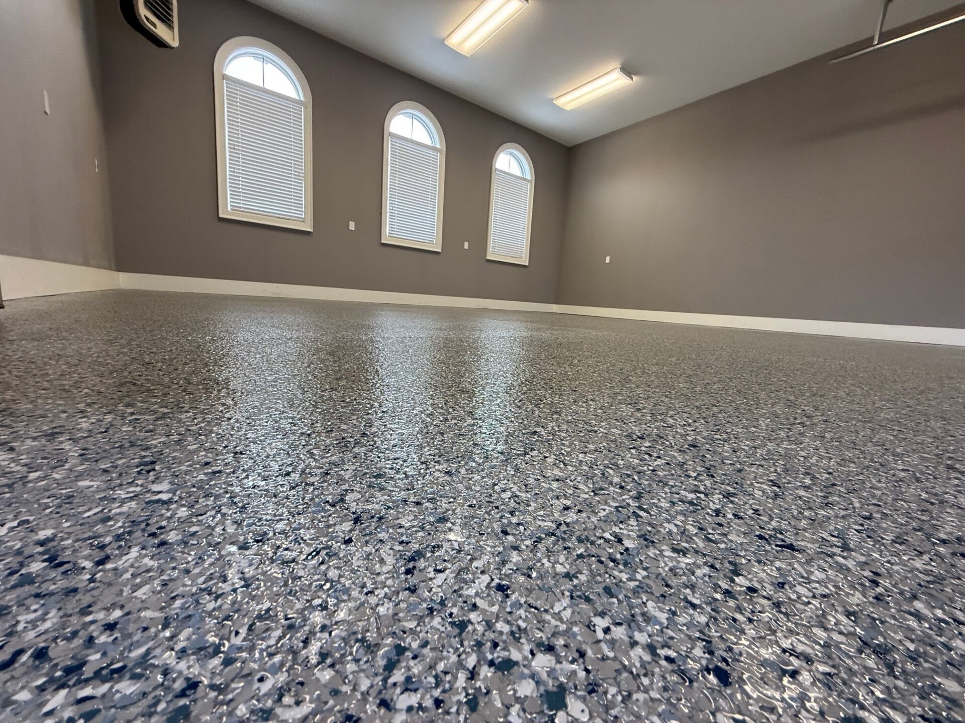 polyaspartic coated garage floor