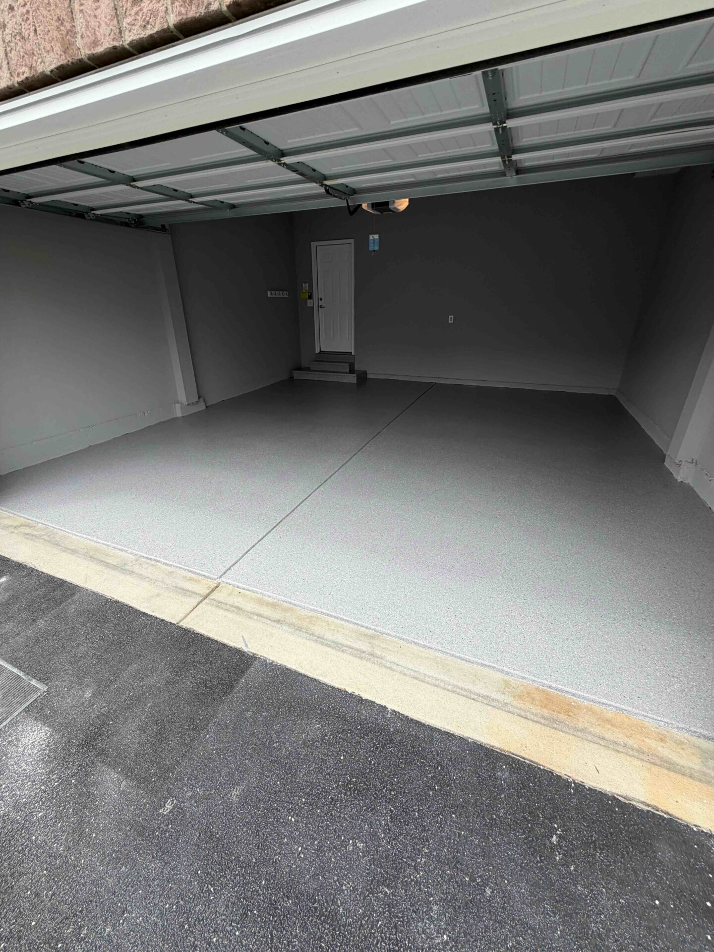 durable, polyaspartic garage floor coating