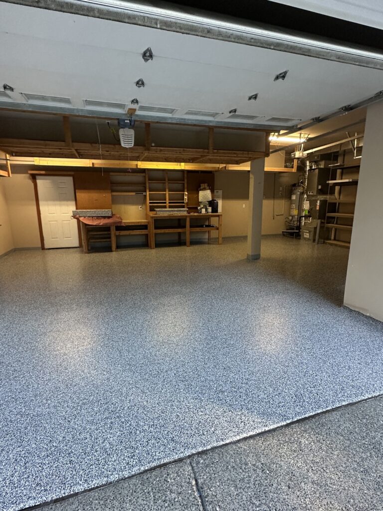 garage floor coating in a grey flake