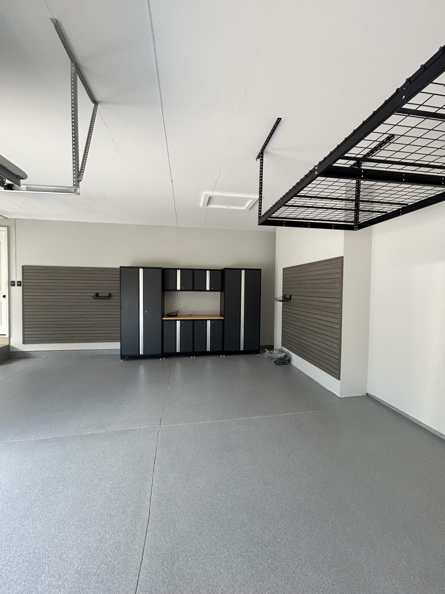 Polyaspartic garage coating with storage