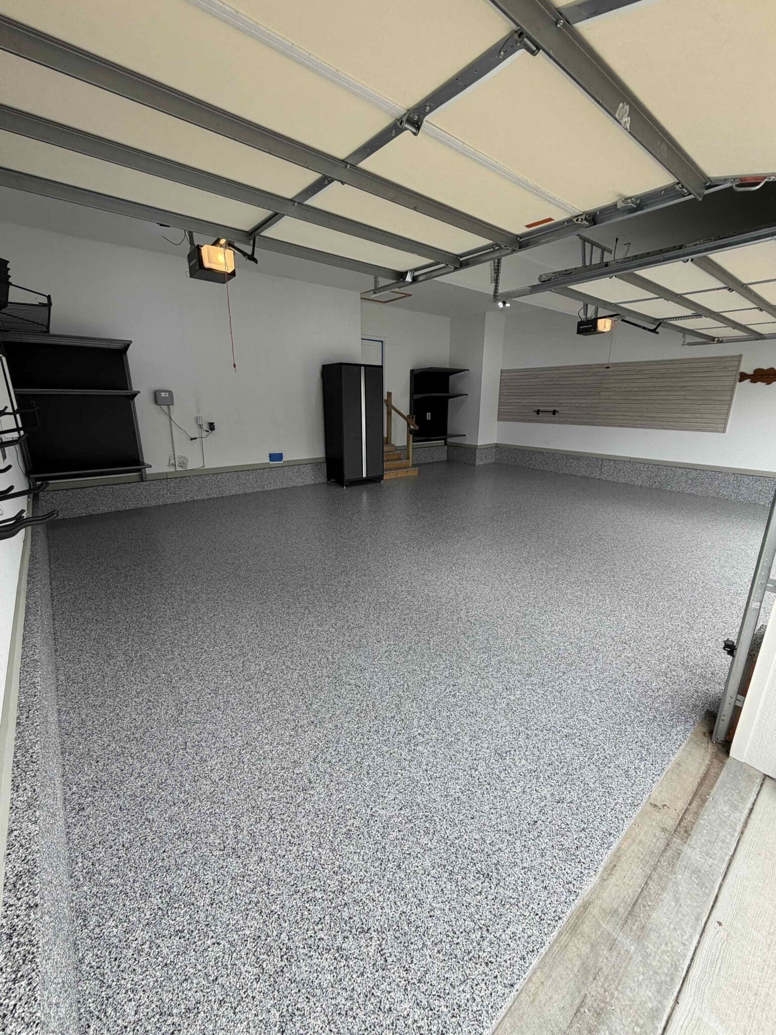 1_KC_Garage_0618_MidnightGray_Basehor_A