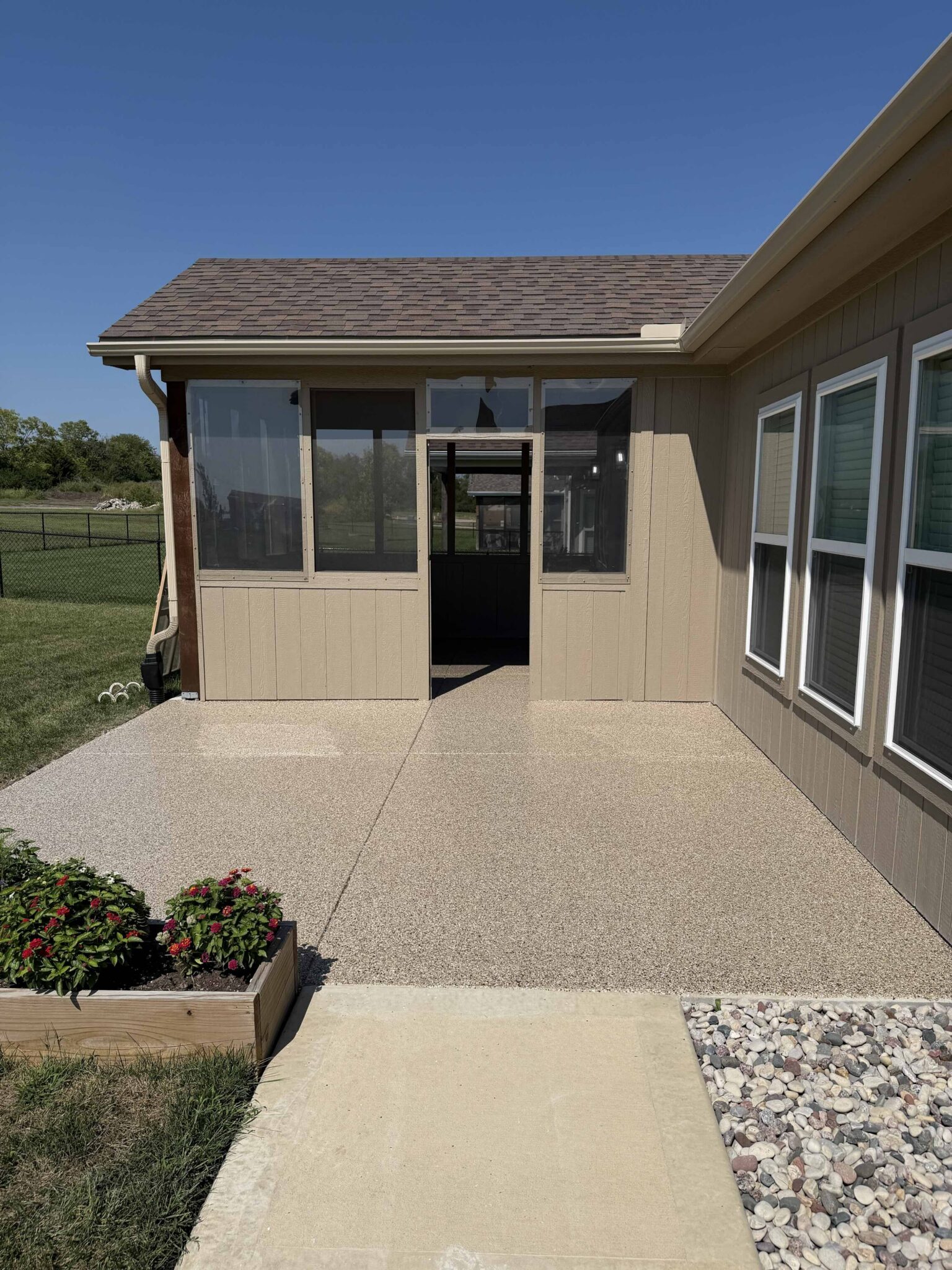 1_KC_Patio_0918_Taupe_Cameron_A