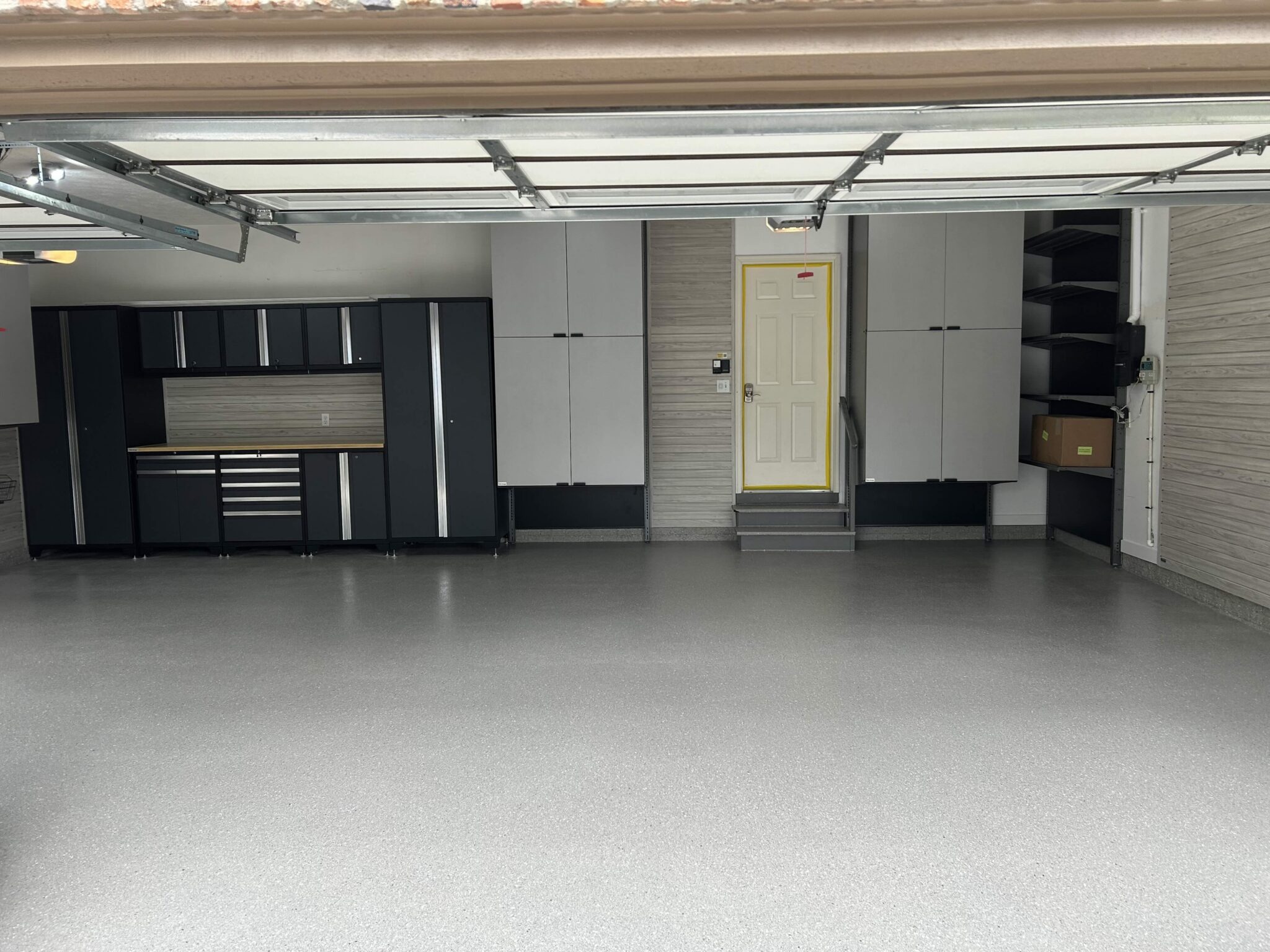 4_Omaha_Garage_0526_Bronze_Omaha_A Designer series and cabinets