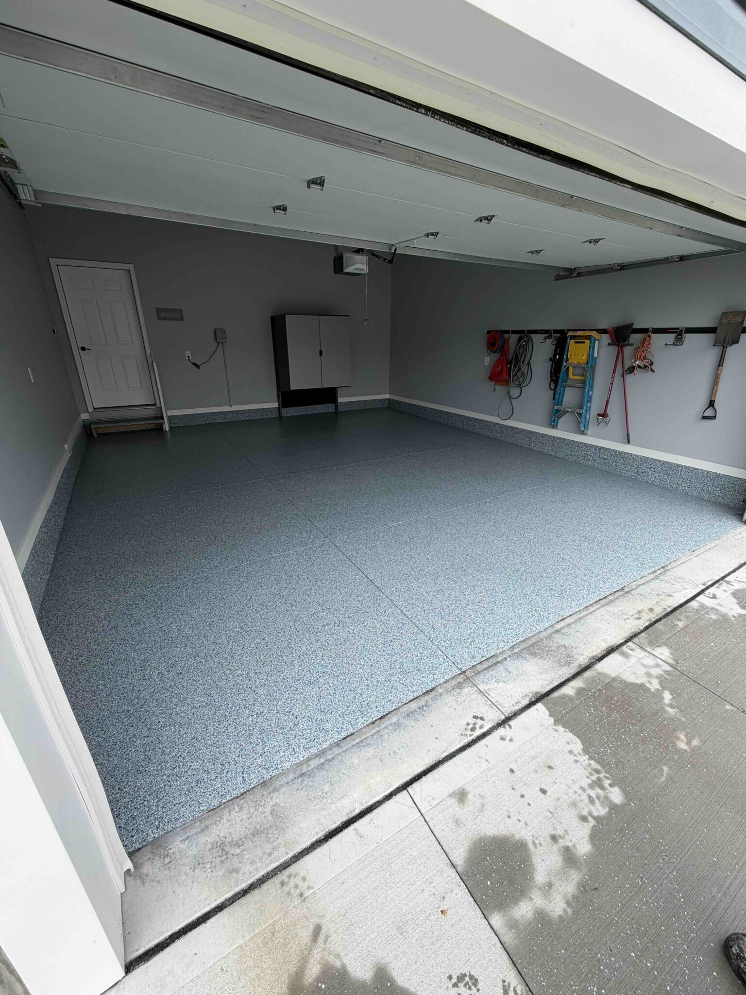 1_KC_Garage_0618_BlueGray_A blue gray garage floor coating