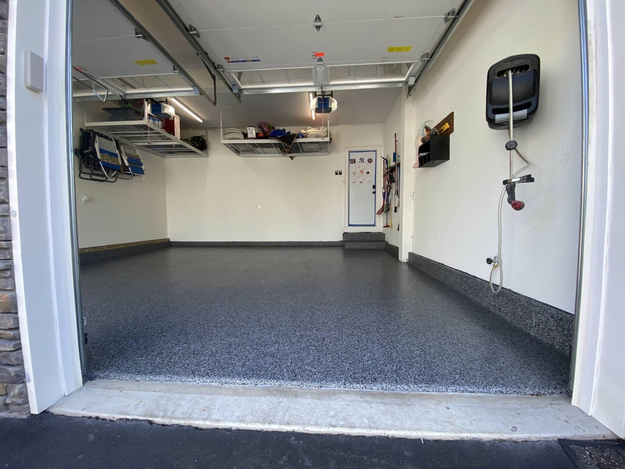2_DeerPark_Garage_0728_Peppercorn_A peppercorn colored garage floor coating