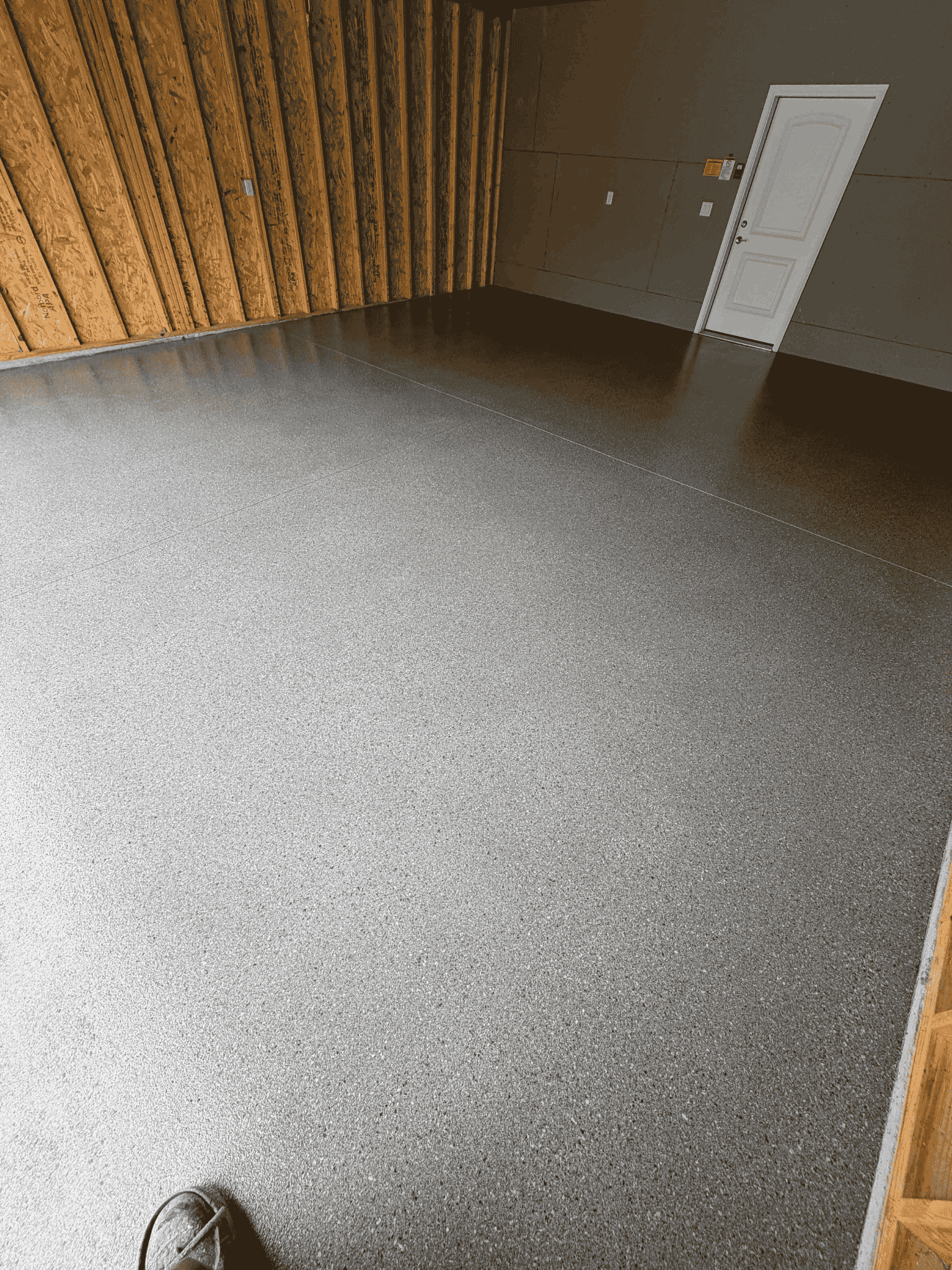 2_NEWisconsin_Garage_0417_Onyx_Appleton_A