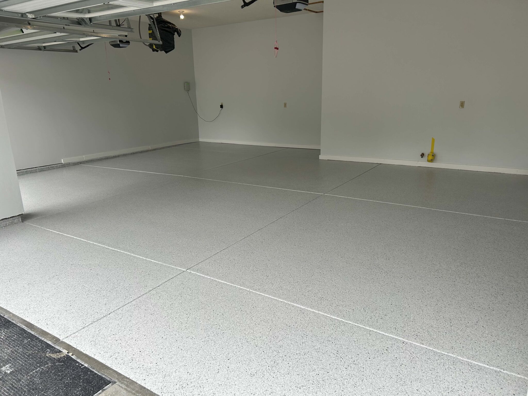 3_Omaha_Garage_0526_Pearl_Lincoln_A pearl polyaspartic garage floor coating