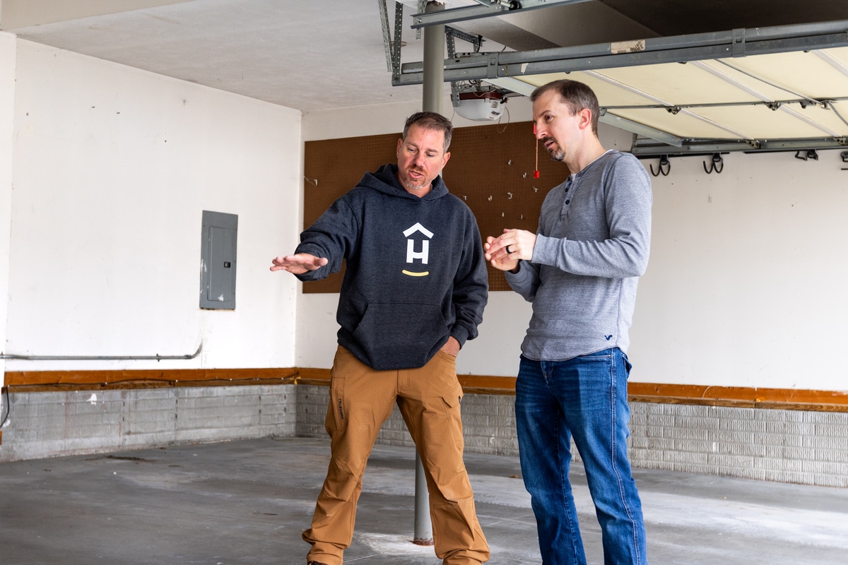 install crew meeting with homeowner