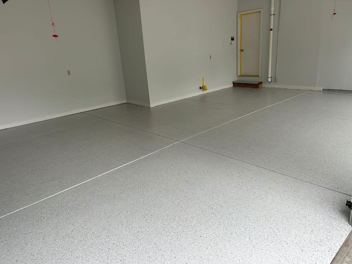 Pearl colored polyaspartic